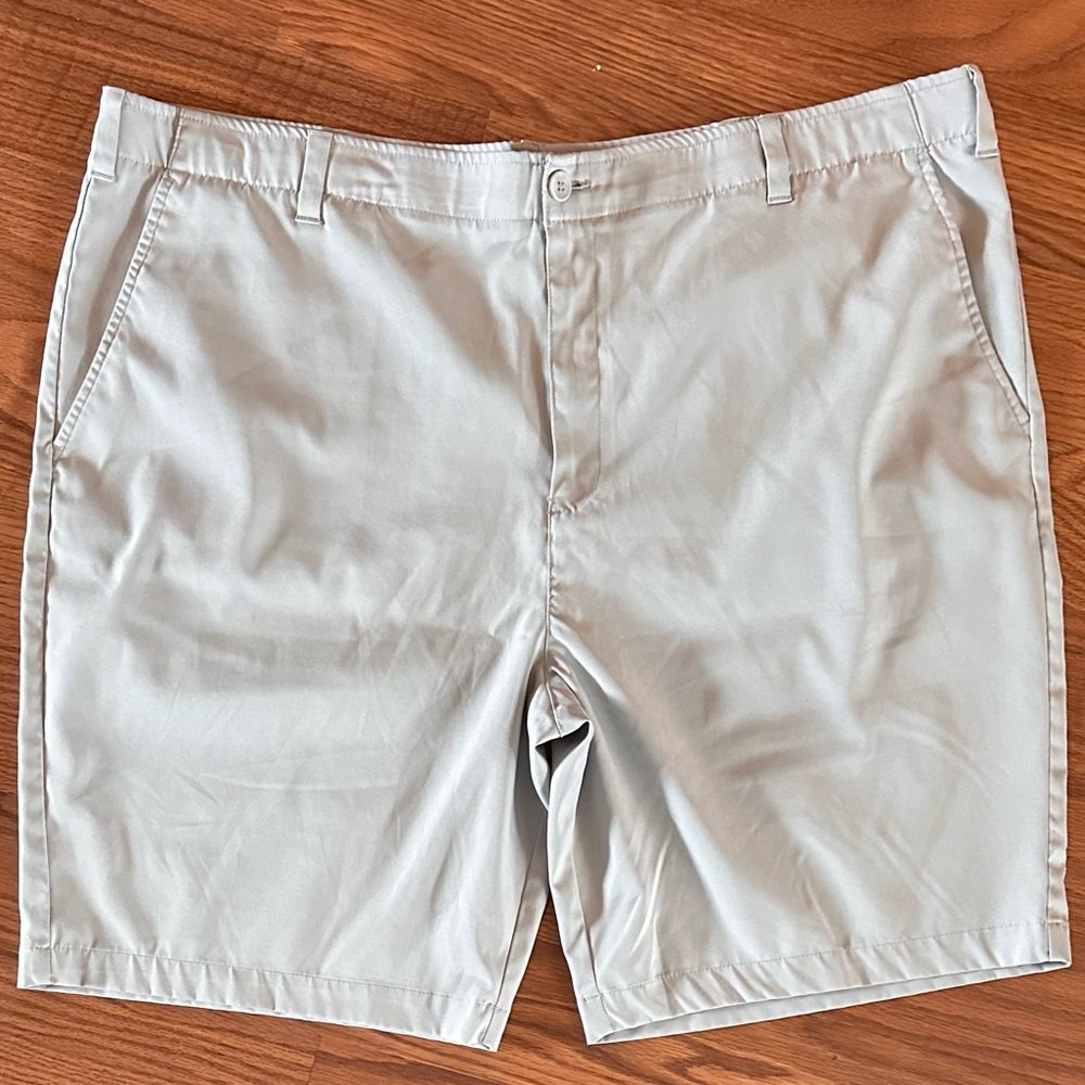 Shorts - Picture 2 of 3